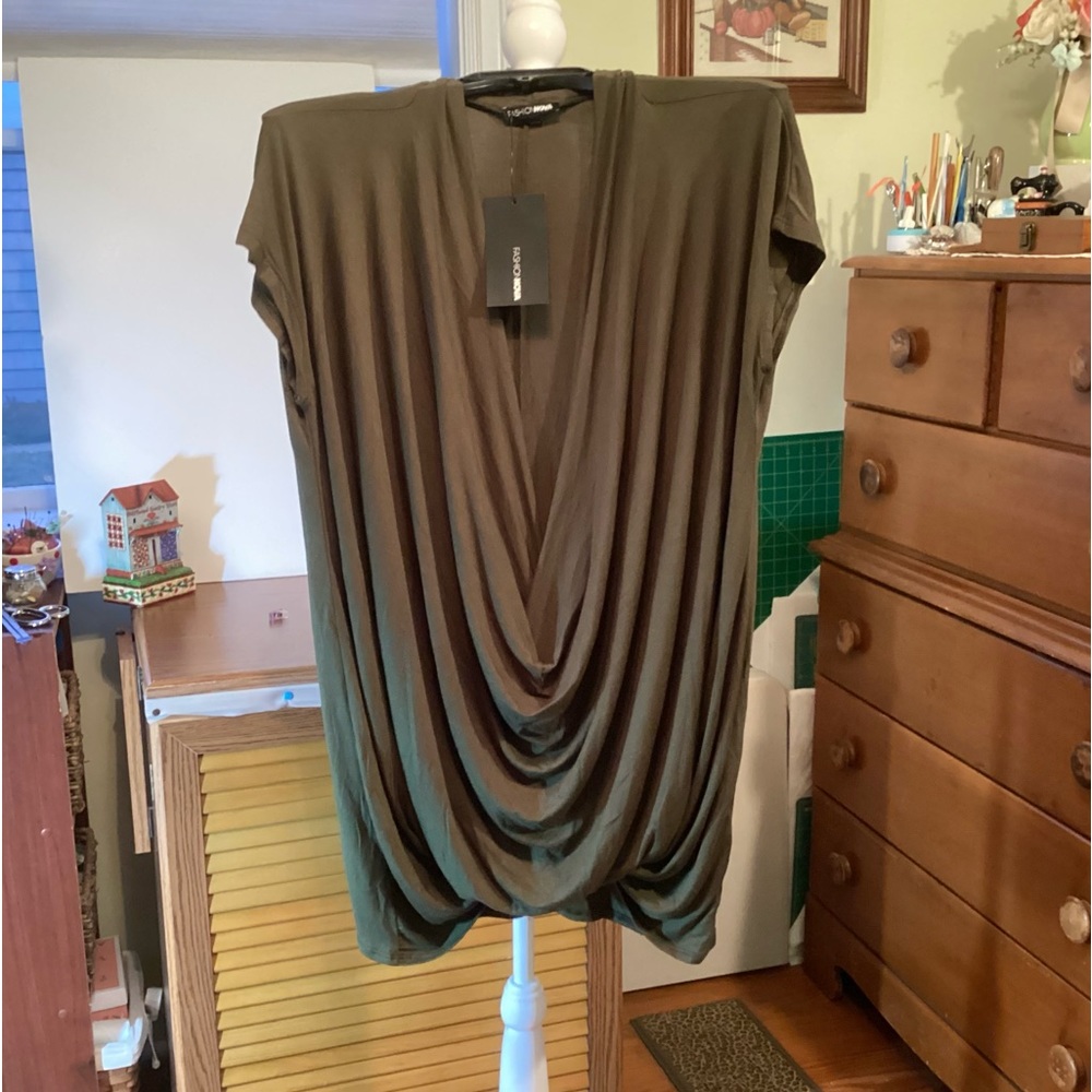 Short sleeve, knit top, sz M, Olive Green